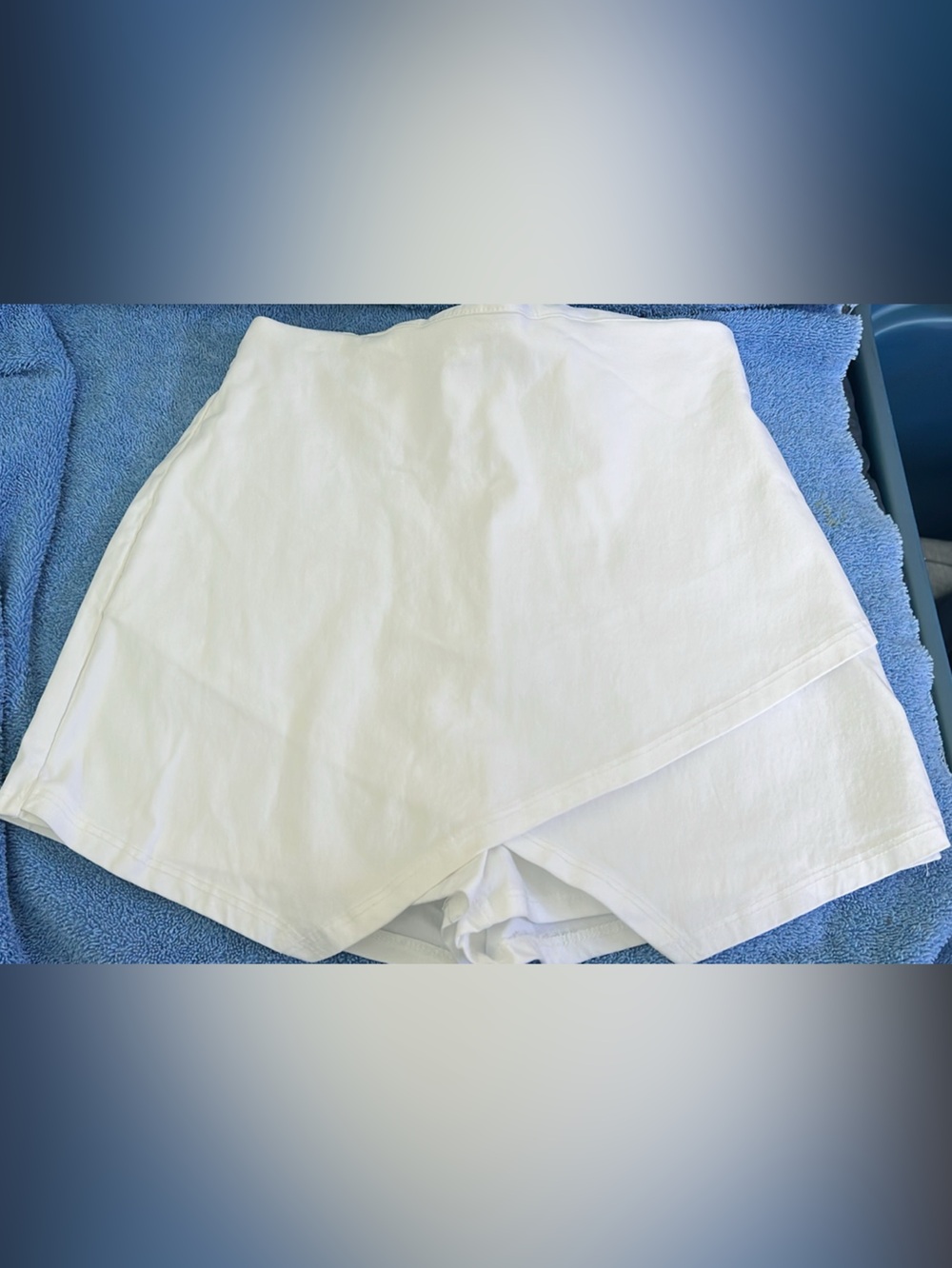 EUC Blue blush white white tailored high-waisted skort size small